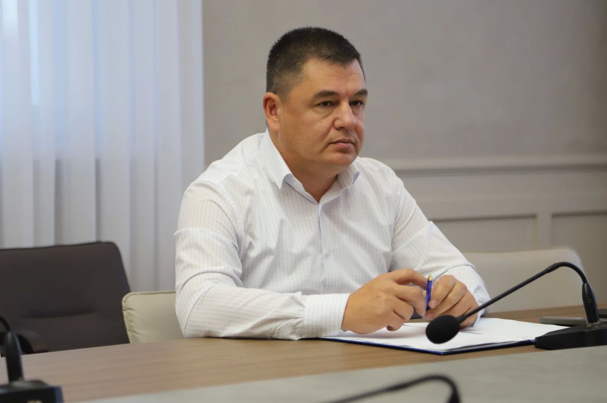 Первый заместитель главы администрации Бахчисарайского района Энвер Аблаев совместно с коллегами провёл личный приём граждан Первый заместитель главы администрации Бахчисарайского района Энвер Аблаев совместно с коллегами провёл личный приём граждан