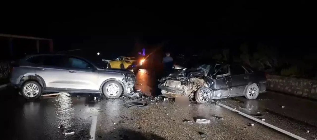 В Большой Ялте столкнулись три машины: пострадали три человека