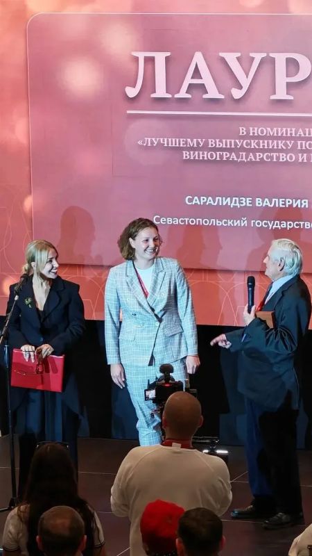 Михаил Развожаев: Севастопольские виноделы — гордость всей страны! Михаил Развожаев: Севастопольские виноделы — гордость всей страны!