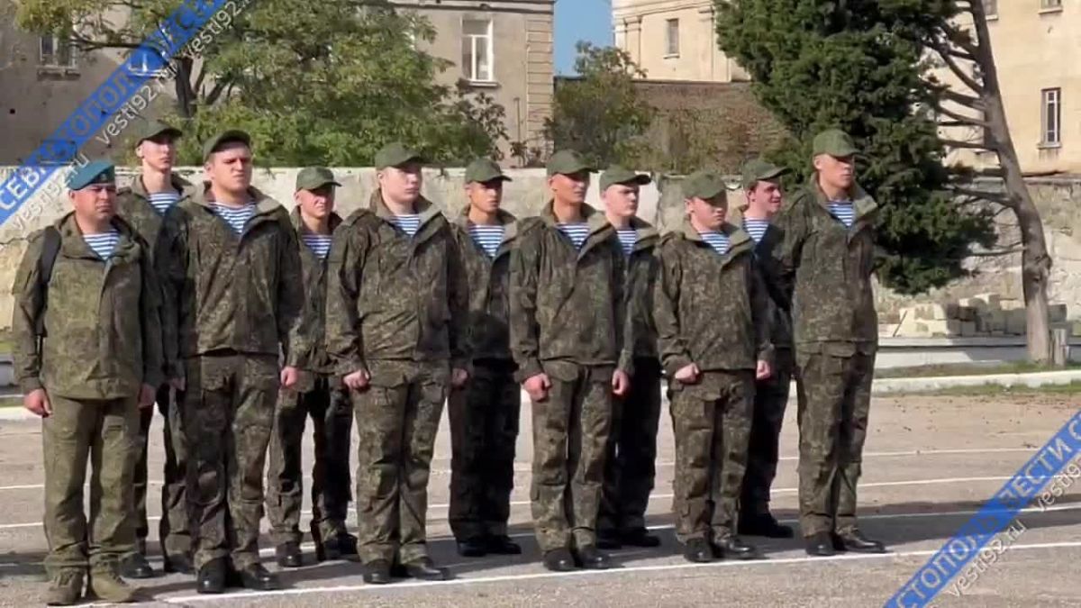 В Севастополе проходит осенний призыв