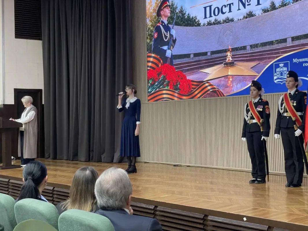 В Ялте подвели итоги осеннего этапа проекта «Вахта Памяти поколений – Пост № 1» В Ялте подвели итоги осеннего этапа проекта «Вахта Памяти поколений – Пост № 1»