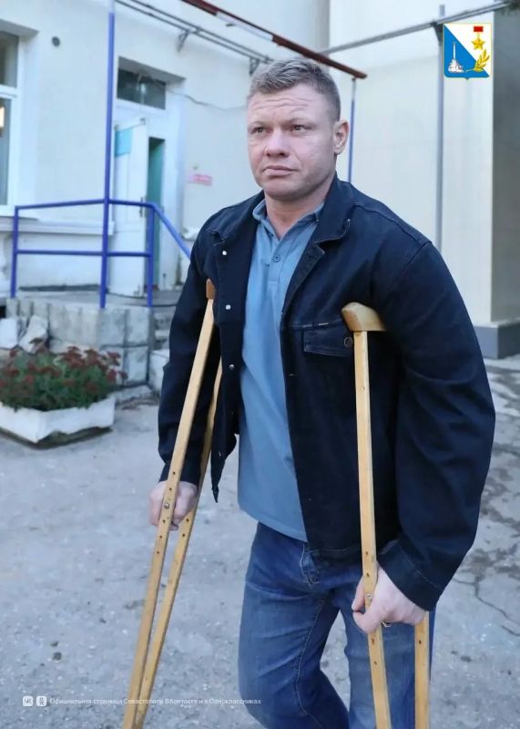 Автоволонтёры помогают маломобильным севастопольцам справиться с повседневными делами Автоволонтёры помогают маломобильным севастопольцам справиться с повседневными делами