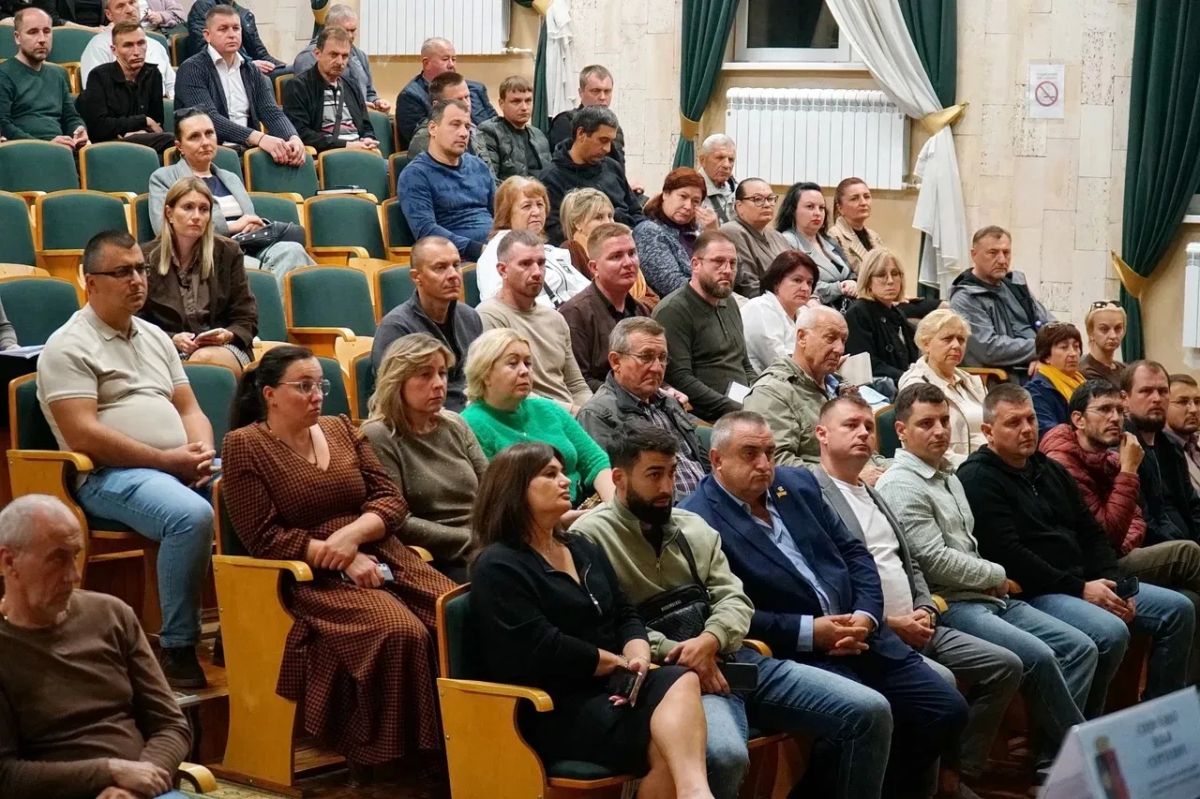 Виталий Оганесян: Провели совещание в расширенном составе с участием коллег из администрации и подведомственных учреждений, Евпаторийского городского совета, представителей ресурсоснабжающих и управляющих организаций Виталий Оганесян: Провели совещание в расширенном составе с участием коллег из администрации и подведомственных учреждений, Евпаторийского городского совета, представителей ресурсоснабжающих и управляющих организаций