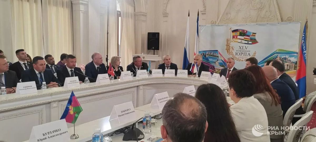 В Крым приехали главы региональных парламентов Юга России - открылась 45-я конференция Южно-Российской парламентской ассоциации