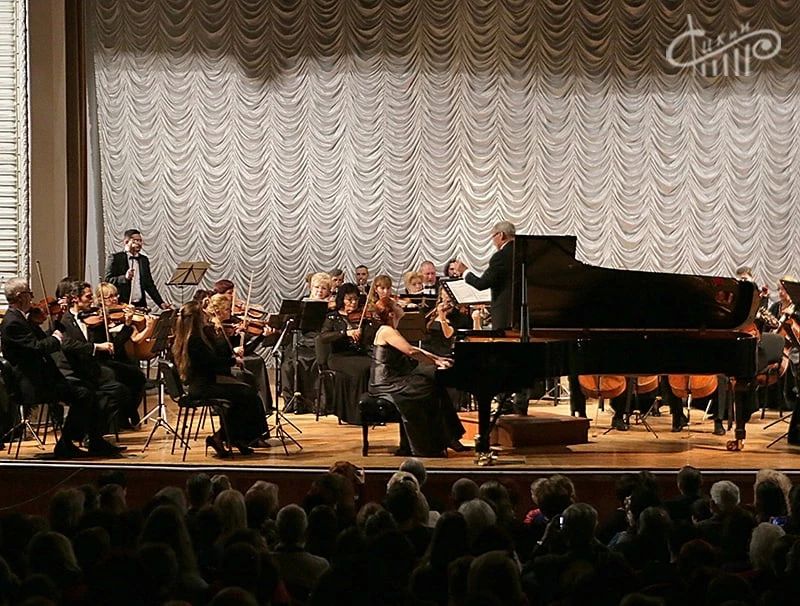 Екатерина Алтабаева: Сегодня севастопольский симфонический оркестр отмечает важную дату: 20 лет назад, в октябре 2006 года по решению городского Совета Народному камерному оркестру был присвоен статус Севастопольского...