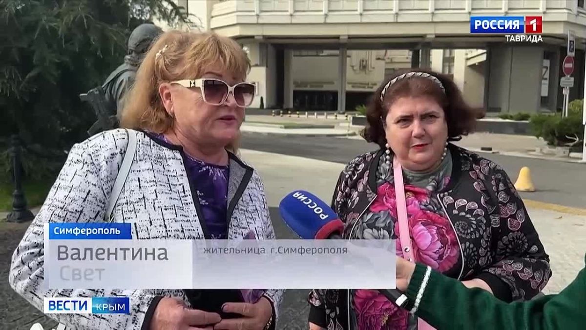 Профильные службы работают в усиленном режиме, чтобы как можно скорее вернуть свет в дома жителей Крыма