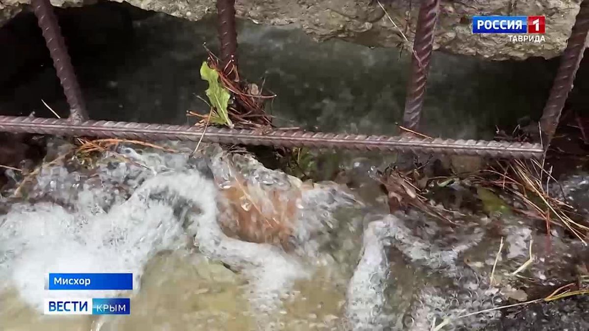 В Ялте от воды освобождены 24 объекта, 8 остаются подтопленными