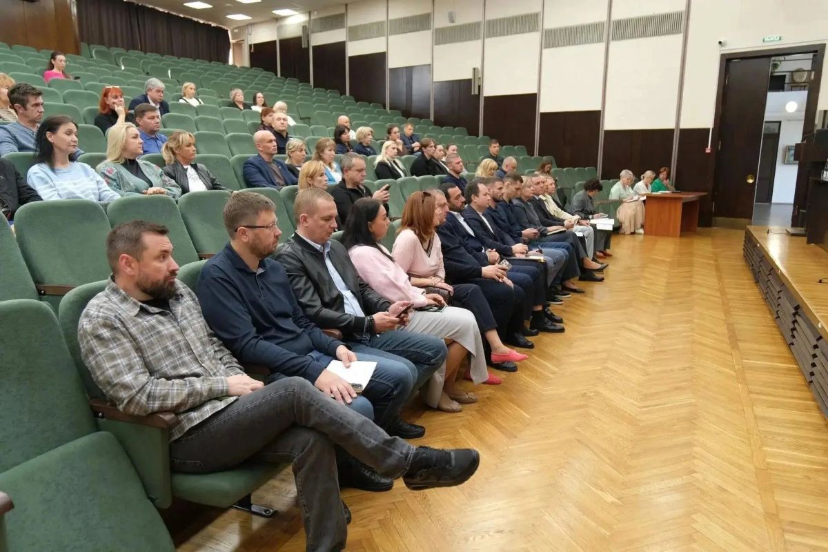 Подвели итоги прошедшей недели на аппаратном совещании вместе с Председателем Ялтинского городского совета Константином Валентиновичем Шимановским, руководителями структурных подразделений администрации, ресурсоснабжающих и... Подвели итоги прошедшей недели на аппаратном совещании вместе с Председателем Ялтинского городского совета Константином Валентиновичем Шимановским, руководителями структурных подразделений администрации, ресурсоснабжающих и...