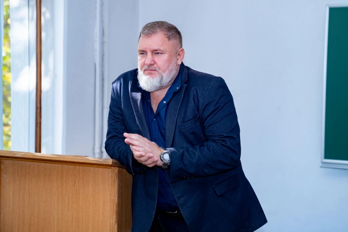 Лекторы Общества «Знание» обсуждают с молодежью Крыма образ будущего России Лекторы Общества «Знание» обсуждают с молодежью Крыма образ будущего России