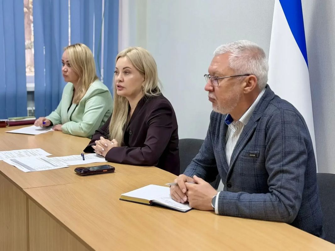 Понедельник по традиции начинаем с аппаратного совещания