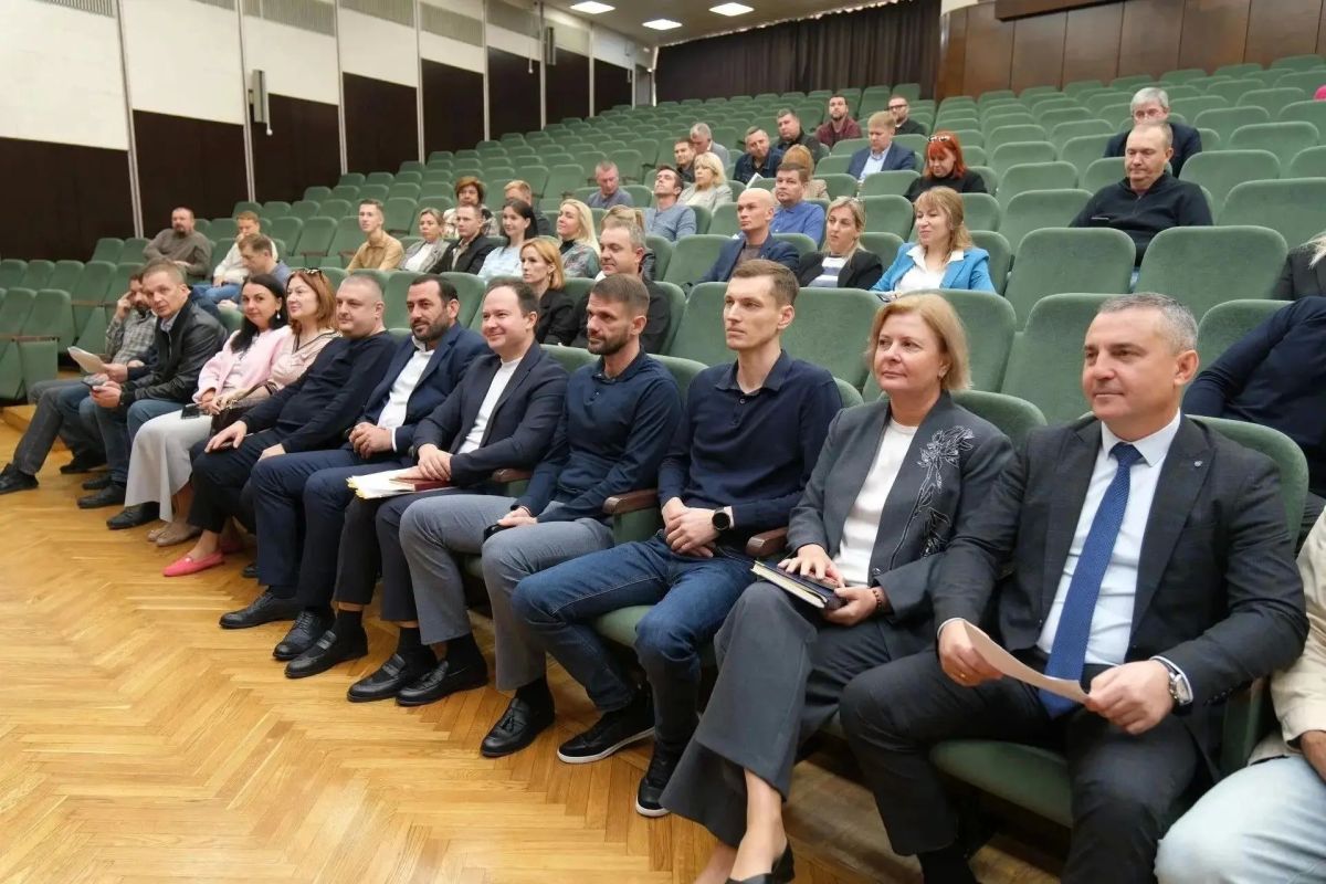 Подвели итоги прошедшей недели на аппаратном совещании вместе с Председателем Ялтинского городского совета Константином Валентиновичем Шимановским, руководителями структурных подразделений администрации, ресурсоснабжающих и... Подвели итоги прошедшей недели на аппаратном совещании вместе с Председателем Ялтинского городского совета Константином Валентиновичем Шимановским, руководителями структурных подразделений администрации, ресурсоснабжающих и...