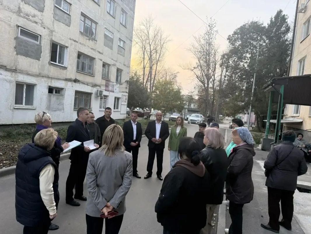 Дмитрий Мильгевский: Провёл встречу с жителями многоквартирных домов по улице Молодёжной 10, 12, 14 в посёлке Дмитрий Мильгевский: Провёл встречу с жителями многоквартирных домов по улице Молодёжной 10, 12, 14 в посёлке