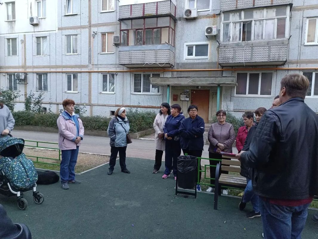 Продолжаются встречи с жителями: пгт Продолжаются встречи с жителями: пгт