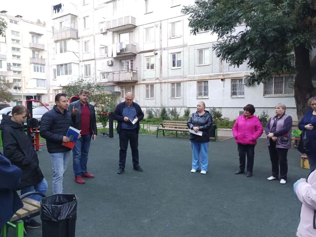 Продолжаются встречи с жителями: пгт Продолжаются встречи с жителями: пгт
