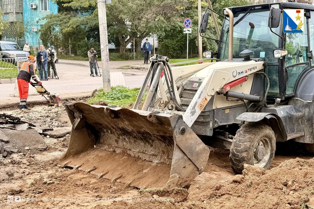 На улице Казачьей обустраивают разворотное кольцо для автобусов На улице Казачьей обустраивают разворотное кольцо для автобусов