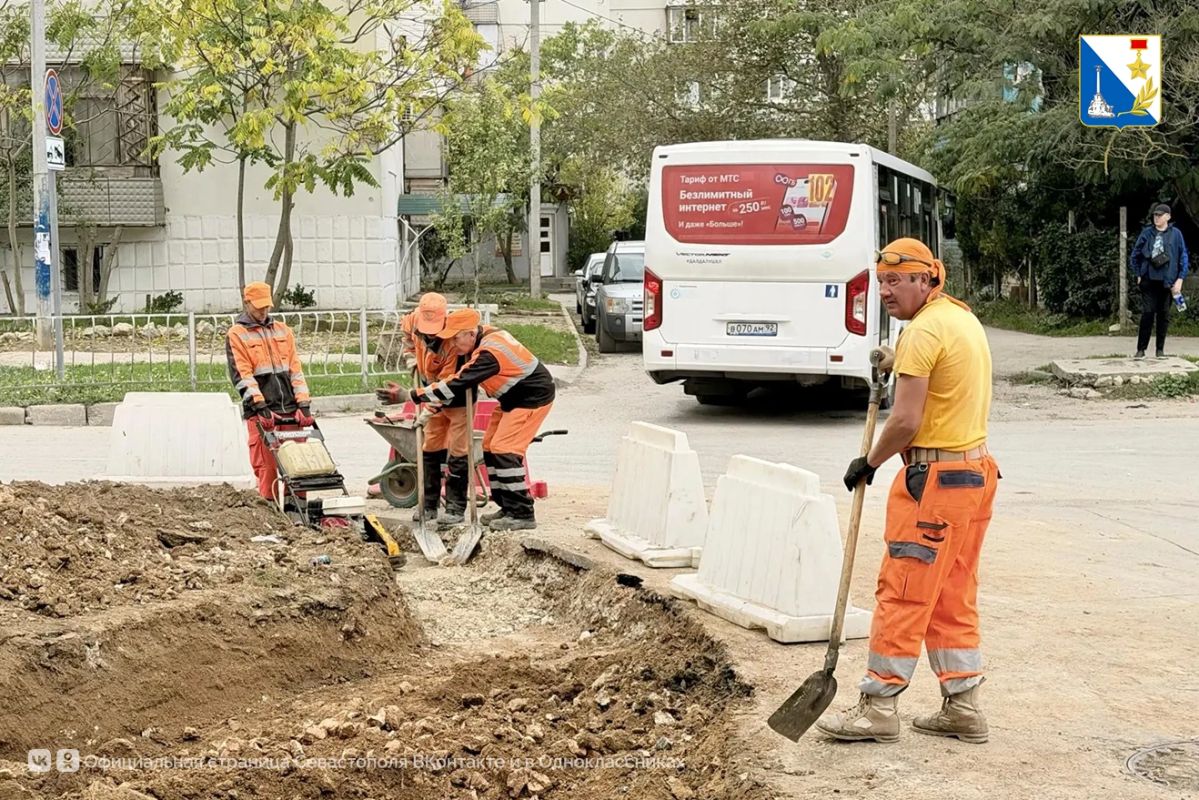 На улице Казачьей обустраивают разворотное кольцо для автобусов На улице Казачьей обустраивают разворотное кольцо для автобусов