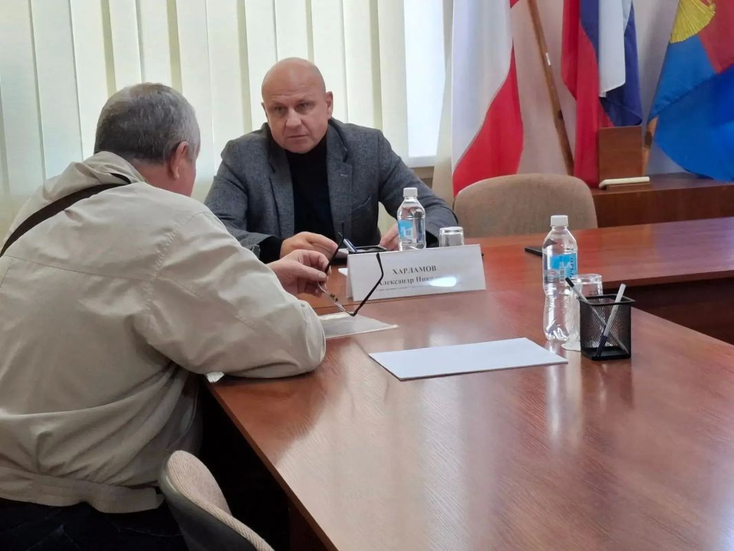 Глава администрации Советского района Александр Харламов провел личный прием граждан