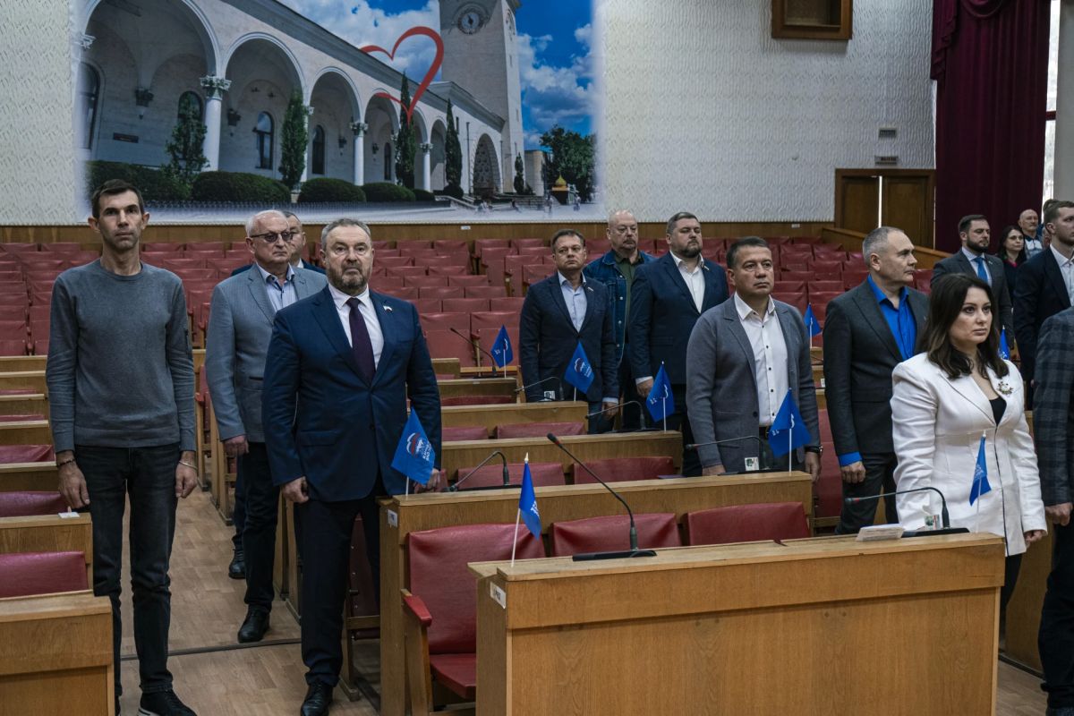 27 октября глава муниципального образования городской округ Симферополь Республики Крым – председатель Симферопольского городского совета Виктор Агеев провел заседания Президиума и очередной 51-й сессии горсовета 27 октября глава муниципального образования городской округ Симферополь Республики Крым – председатель Симферопольского городского совета Виктор Агеев провел заседания Президиума и очередной 51-й сессии горсовета