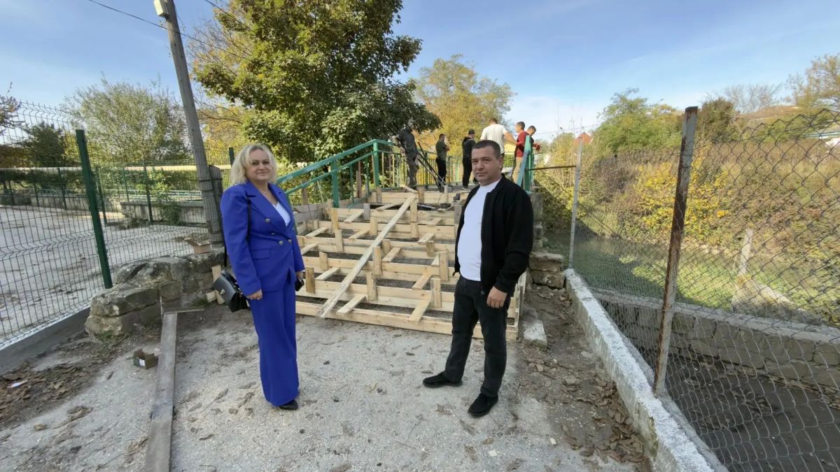 Валентина Биджакова: Уважаемые белогорцы!. Ко мне неоднократно поступали ваши обращения по поводу состояния моста, ведущего к третьей школе Валентина Биджакова: Уважаемые белогорцы!. Ко мне неоднократно поступали ваши обращения по поводу состояния моста, ведущего к третьей школе