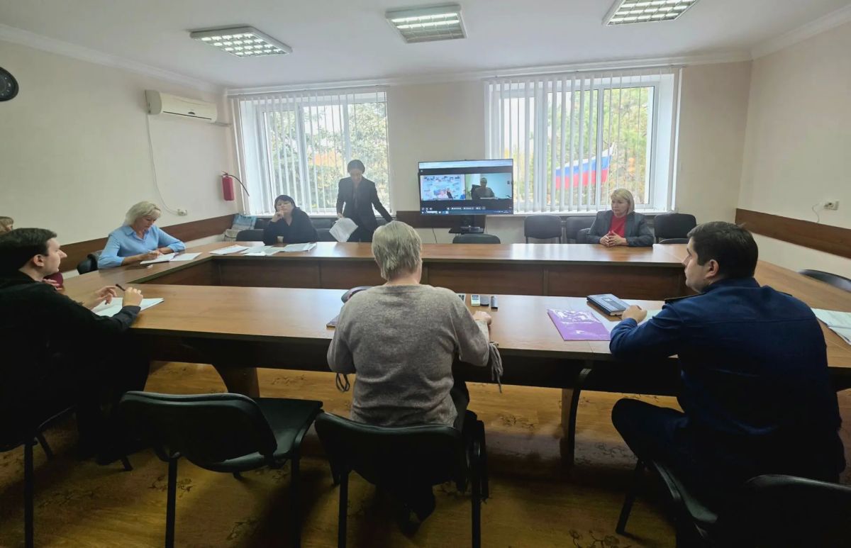 Под председательством первого заместителя главы Администрации Первомайского района Республики Крым Е. Сергиенко состоялось заседание рабочей группы Межведомственной комиссии Республики Крым по противодействию нелегальной... Под председательством первого заместителя главы Администрации Первомайского района Республики Крым Е. Сергиенко состоялось заседание рабочей группы Межведомственной комиссии Республики Крым по противодействию нелегальной...