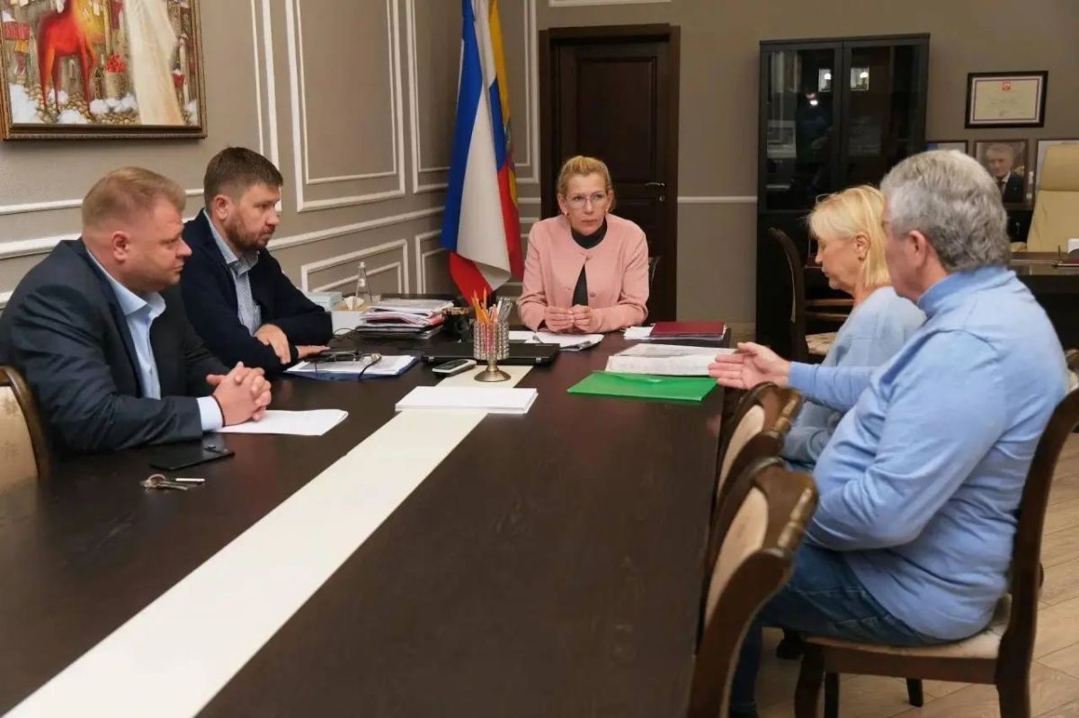 В ходе Общерегионального дня приёма граждан разобрали 40 вопросов В ходе Общерегионального дня приёма граждан разобрали 40 вопросов