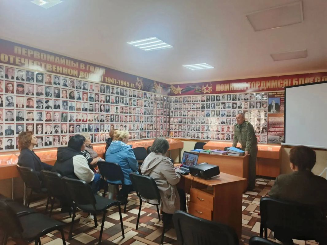 и проведения подобных встреч не только на базе архивов, входящих в состав кустового объединения, но и на площадках организаций, обладающих значимым историческим потенциалом, документальным фондом и сохраняющих традиции своей... и проведения подобных встреч не только на базе архивов, входящих в состав кустового объединения, но и на площадках организаций, обладающих значимым историческим потенциалом, документальным фондом и сохраняющих традиции своей...