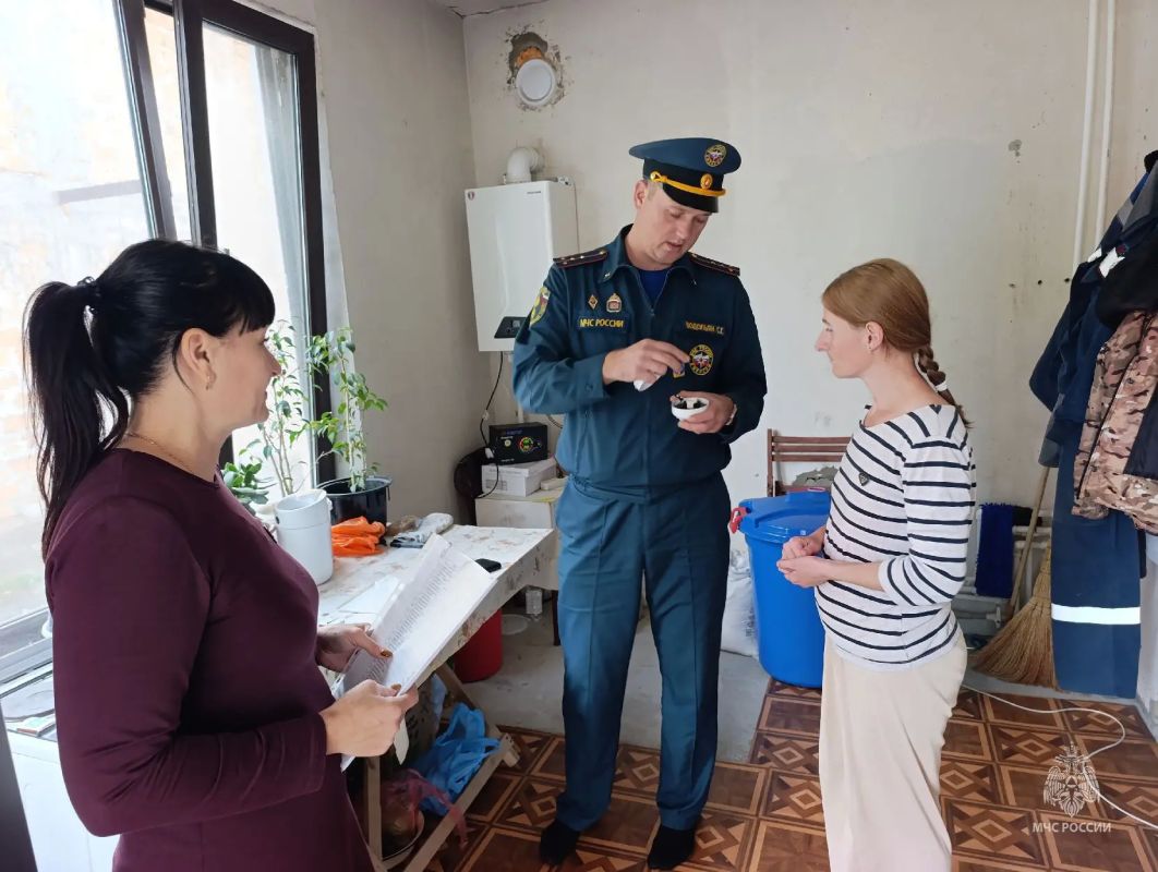 В Судаке семь многодетных семей получили защиту от пожаров