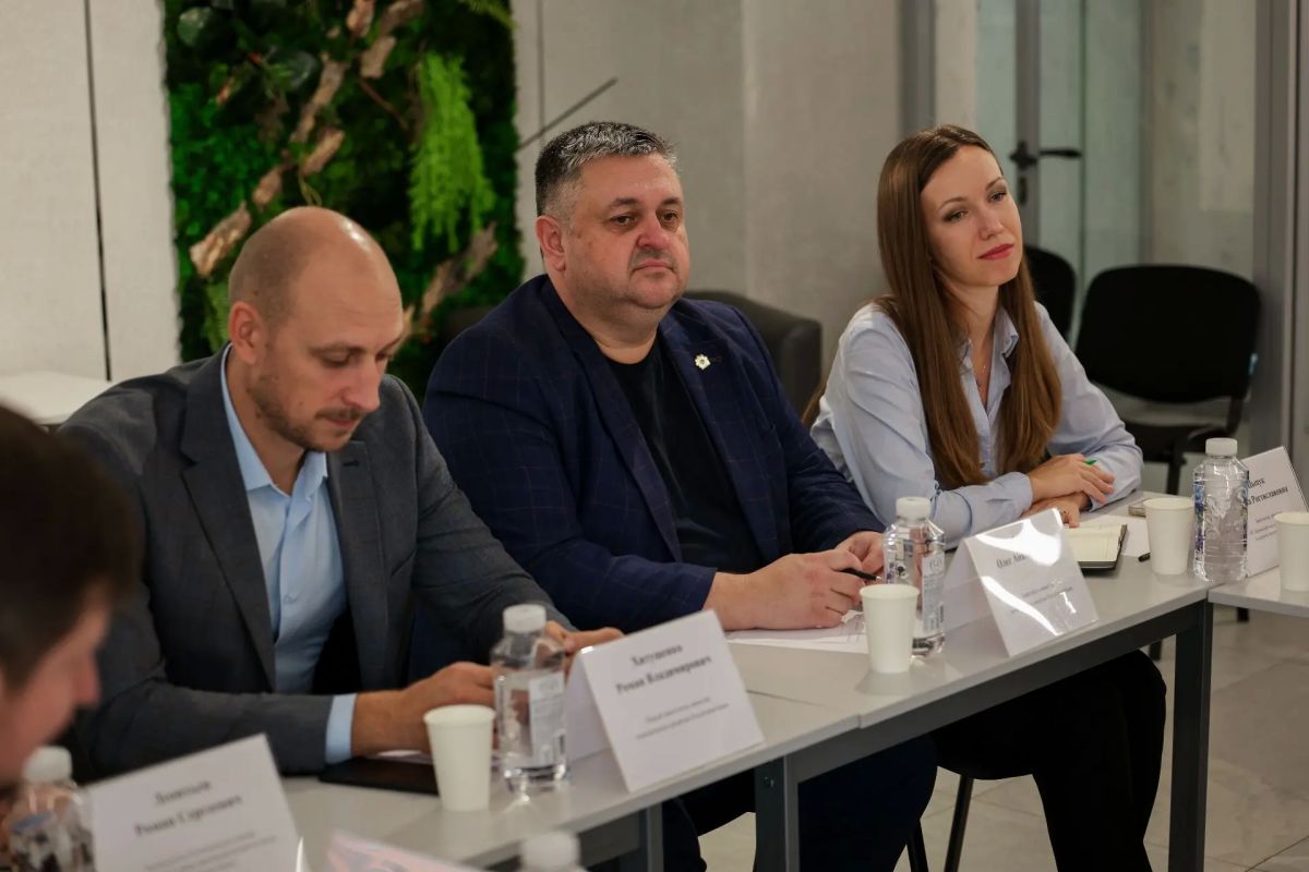 Комиссия Федерального центра компетенций в сфере производительности труда совместно с представителями делегации из Краснодарского края и Донецкой Народной Республики за два дня провели оценку работы Регионального центра... Комиссия Федерального центра компетенций в сфере производительности труда совместно с представителями делегации из Краснодарского края и Донецкой Народной Республики за два дня провели оценку работы Регионального центра...