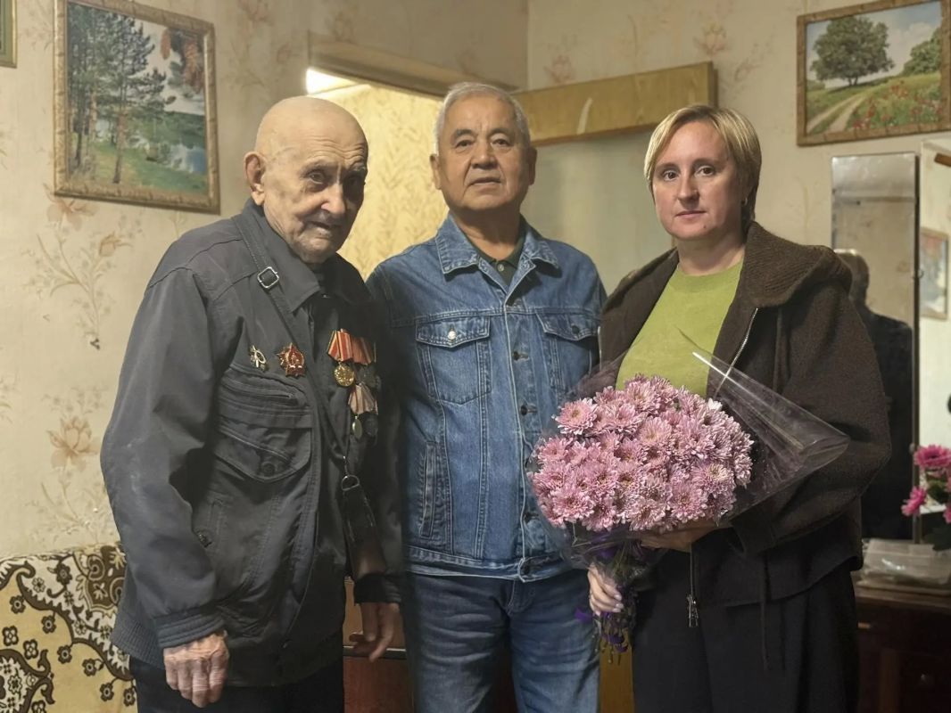 Память о подвиге героев живёт в нашей благодарности, заботе и личном внимании к тем, кто прошёл через тяжёлые испытания военного времени Память о подвиге героев живёт в нашей благодарности, заботе и личном внимании к тем, кто прошёл через тяжёлые испытания военного времени