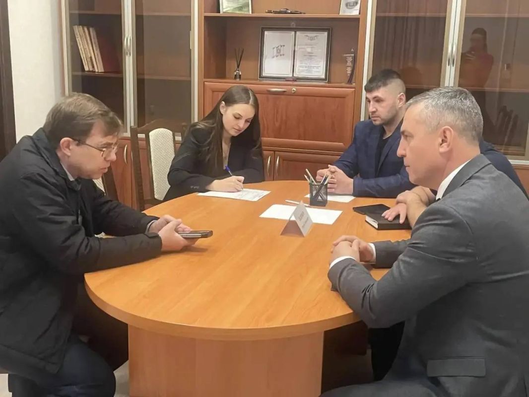 В ходе Общерегионального дня приёма граждан разобрали 40 вопросов В ходе Общерегионального дня приёма граждан разобрали 40 вопросов