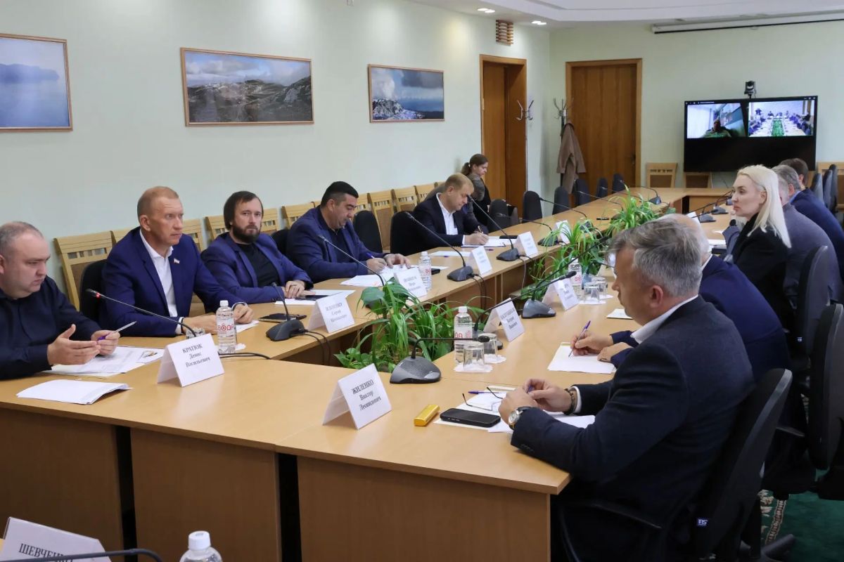 На заседании Комитета по аграрной политике и развитию сельских территорий депутаты подвели итоги уборочной кампании зерновых культур, а также обсудили дополнительные финансовые и иные меры поддержки крымских аграриев На заседании Комитета по аграрной политике и развитию сельских территорий депутаты подвели итоги уборочной кампании зерновых культур, а также обсудили дополнительные финансовые и иные меры поддержки крымских аграриев