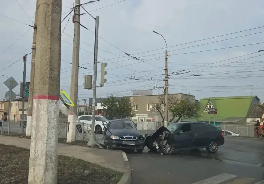 Прокуратура республики контролирует установления обстоятельств ДТП в Симферополе, в котором пострадал несовершеннолетний
