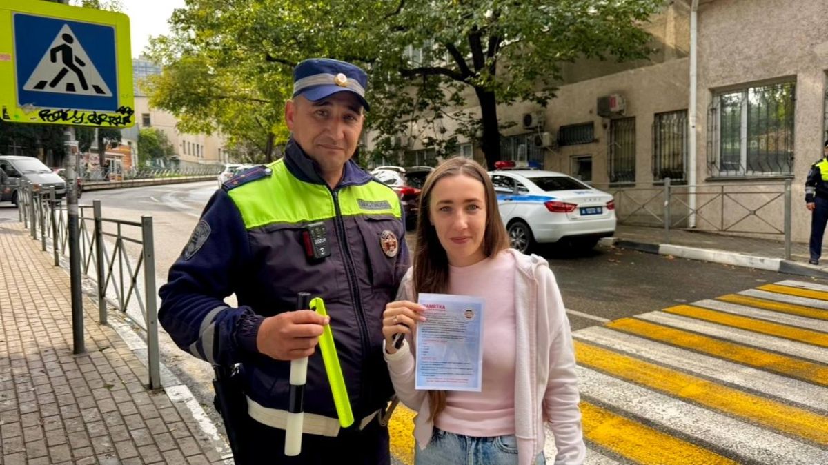 В Ялте сотрудники Госавтоинспекции провели акцию «Пешеход на переход!» В Ялте сотрудники Госавтоинспекции провели акцию «Пешеход на переход!»