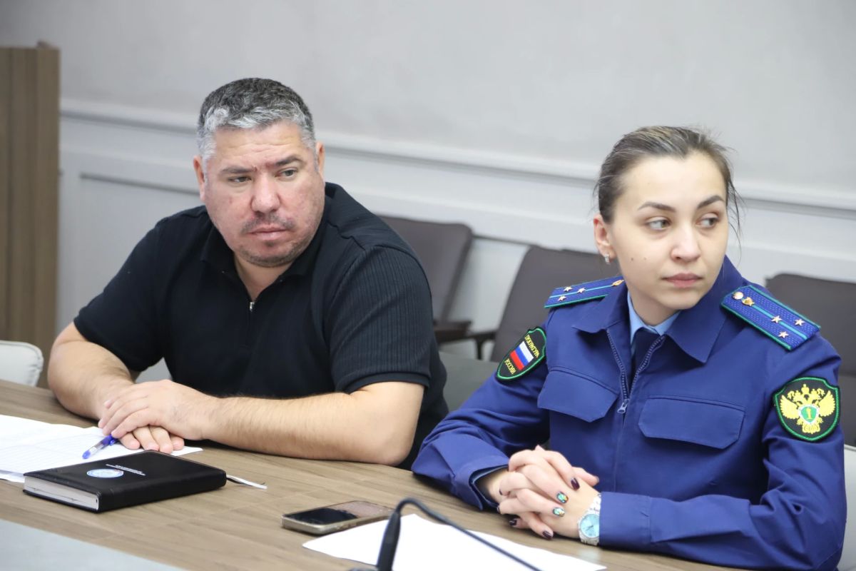 Под председательством первого заместителя главы администрации Бахчисарайского района Энвера Аблаева состоялось заседание Рабочей группы Межведомственной комиссии Республики Крым по противодействию нелегальной занятости Под председательством первого заместителя главы администрации Бахчисарайского района Энвера Аблаева состоялось заседание Рабочей группы Межведомственной комиссии Республики Крым по противодействию нелегальной занятости