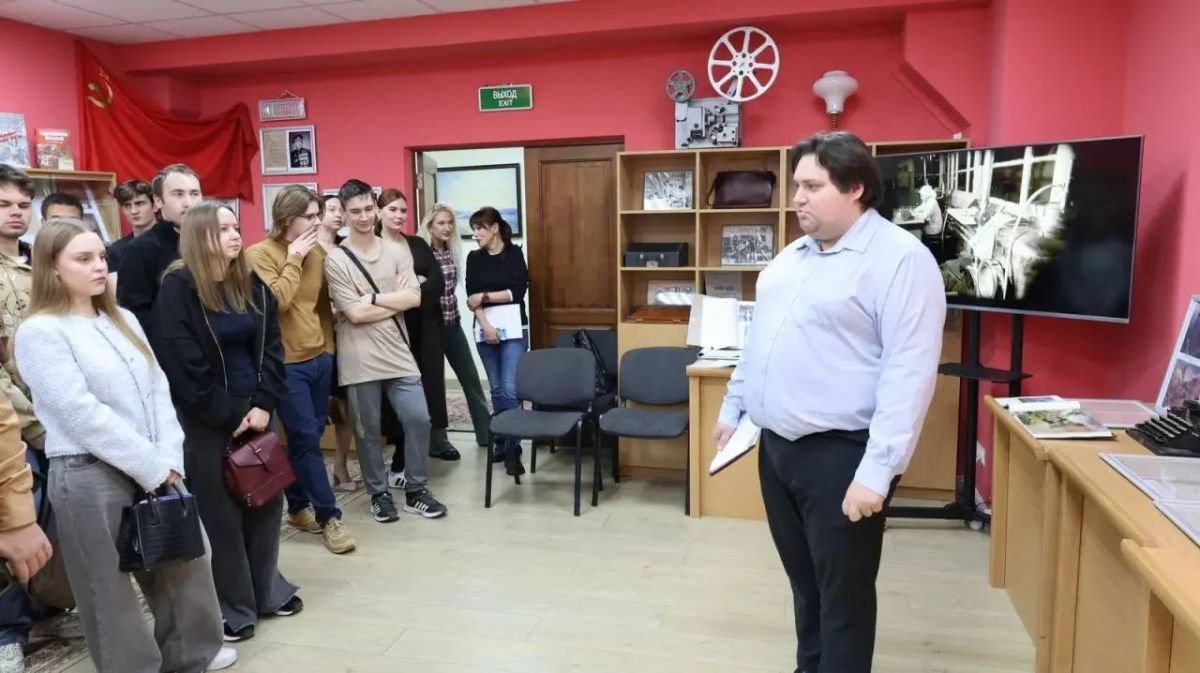 В Госкомархиве состоялось открытие историко-документальной выставки «С Крымом связанные судьбы. Знаковые люди и события советской эпохи» В Госкомархиве состоялось открытие историко-документальной выставки «С Крымом связанные судьбы. Знаковые люди и события советской эпохи»