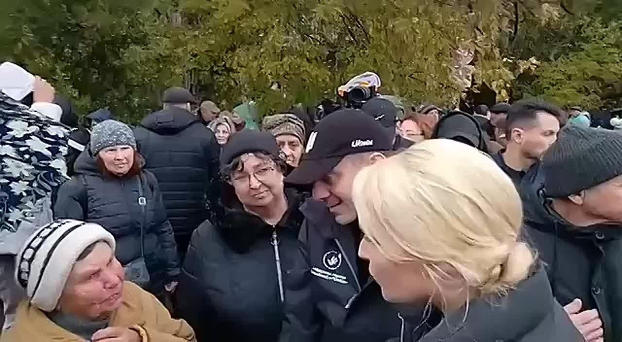 Жителям Алёшек привезли несколько десятков тонн гуманитарной помощи