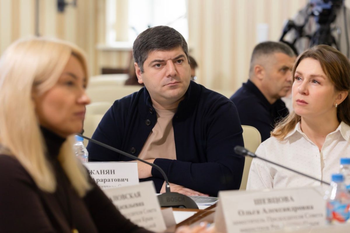 Сергей Аксёнов: Продолжаем в еженедельном формате вырабатывать механизм отработки обращений граждан Сергей Аксёнов: Продолжаем в еженедельном формате вырабатывать механизм отработки обращений граждан
