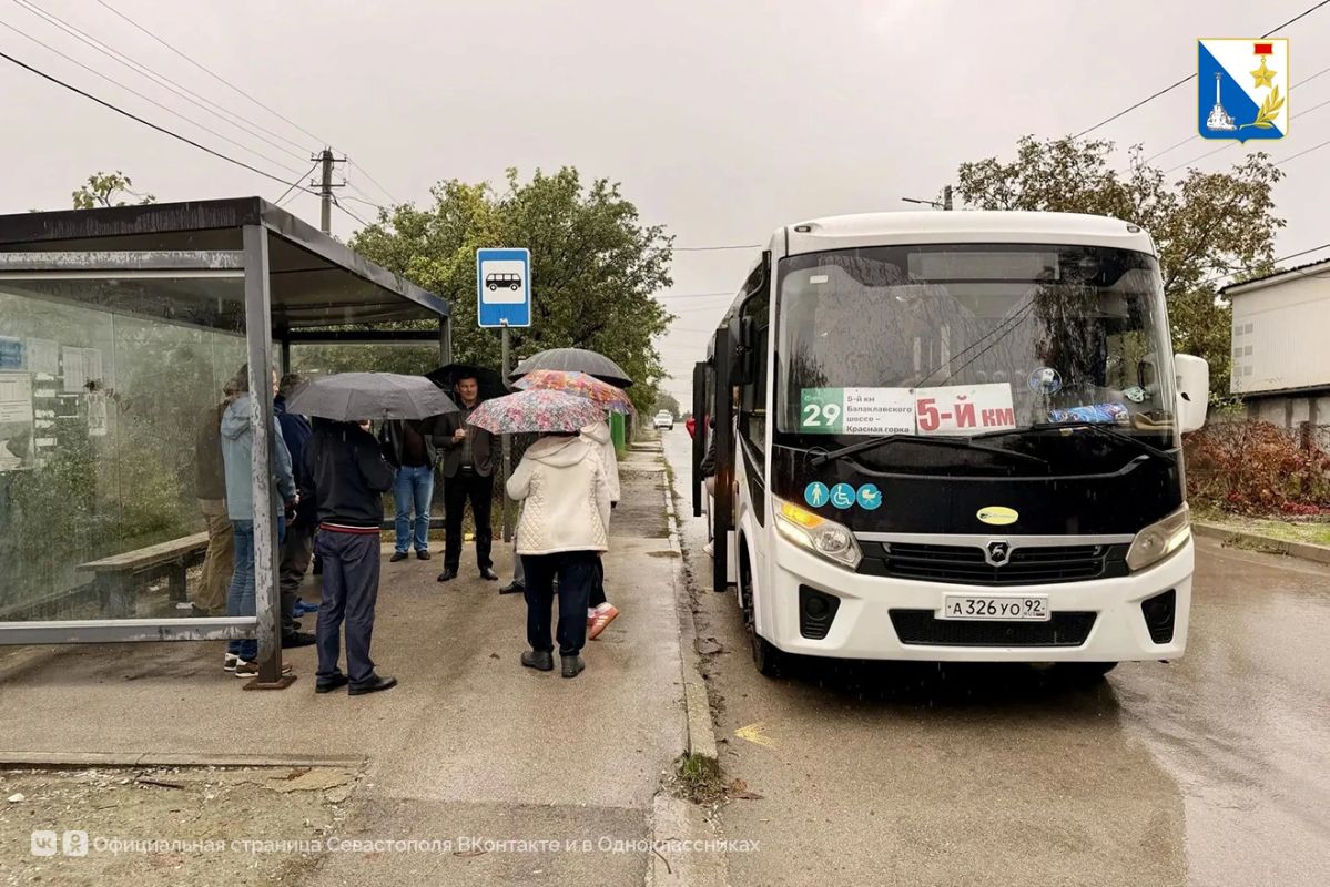 Конечную остановку автобусов на Красной горке вернут Конечную остановку автобусов на Красной горке вернут