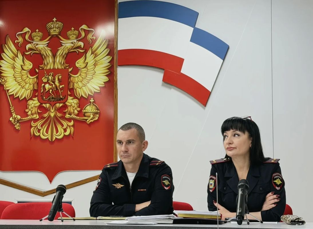 В преддверии Дня народного единства в ОМВД России «Евпаторийский» состоялся Единый день государственноправового информирования В преддверии Дня народного единства в ОМВД России «Евпаторийский» состоялся Единый день государственноправового информирования