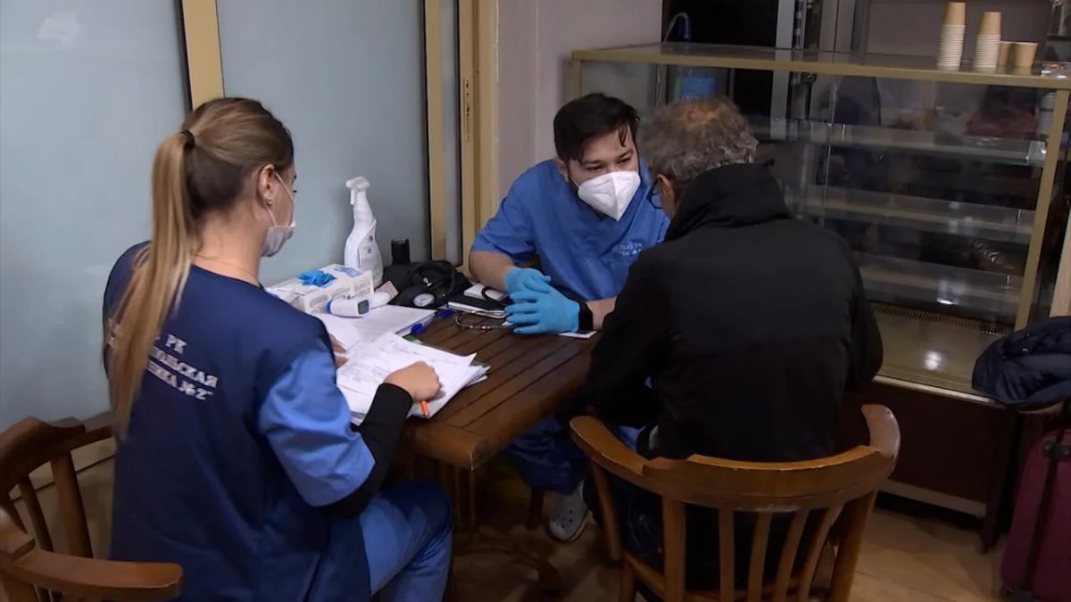 Несколько человек, эвакуированных из Алешек, госпитализировали в больницы Симферополя, сообщил помощник Министра здравоохранения России Zvezdanews Несколько человек, эвакуированных из Алешек, госпитализировали в больницы Симферополя, сообщил помощник Министра здравоохранения России Zvezdanews
